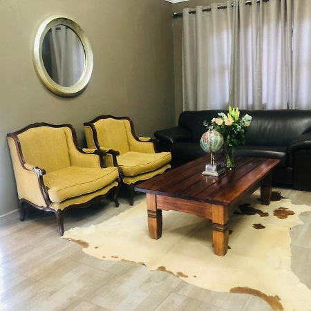 Nongoma Lodge & Inn Cc Bagian luar foto