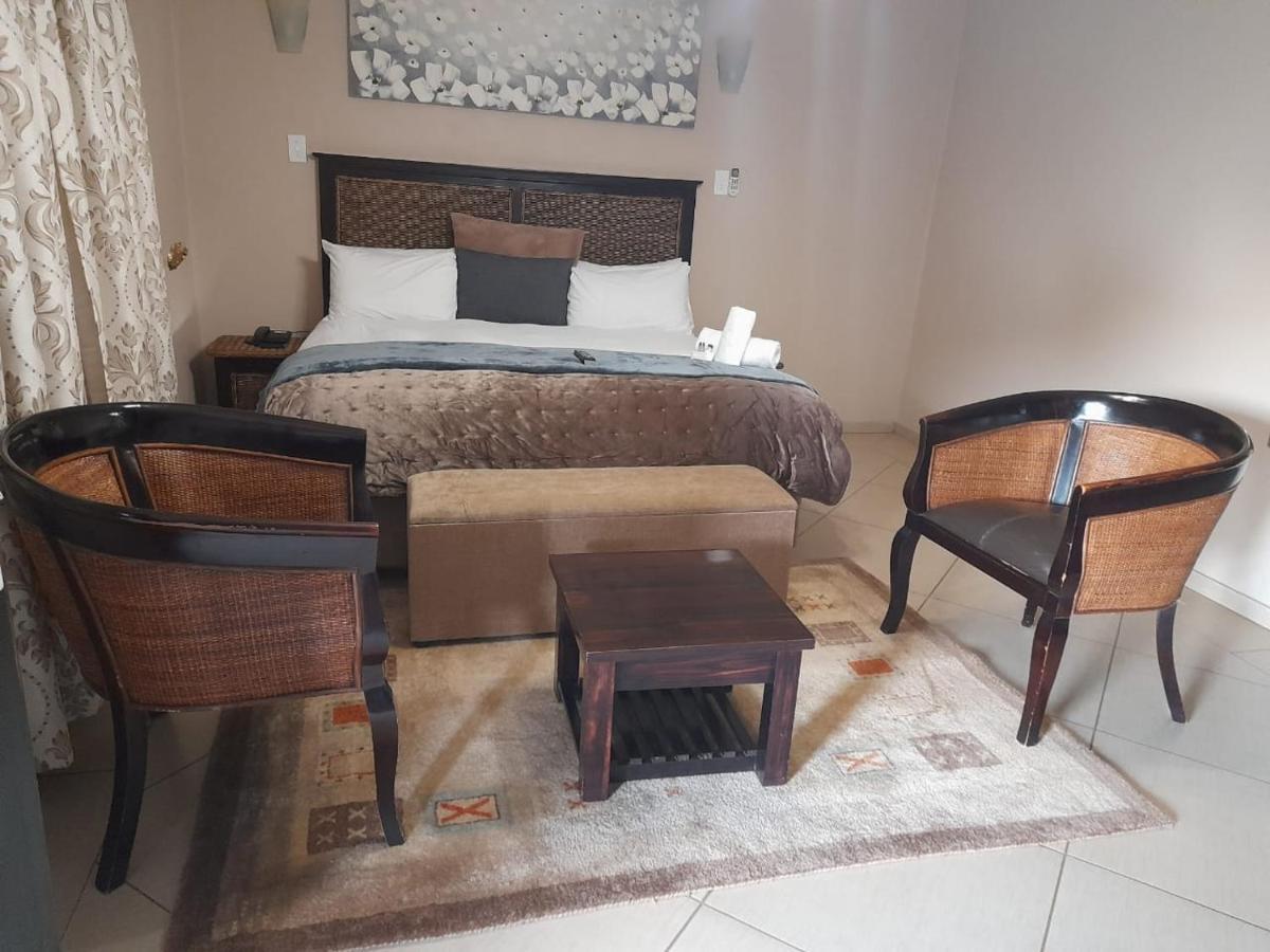 Nongoma Lodge & Inn Cc Bagian luar foto