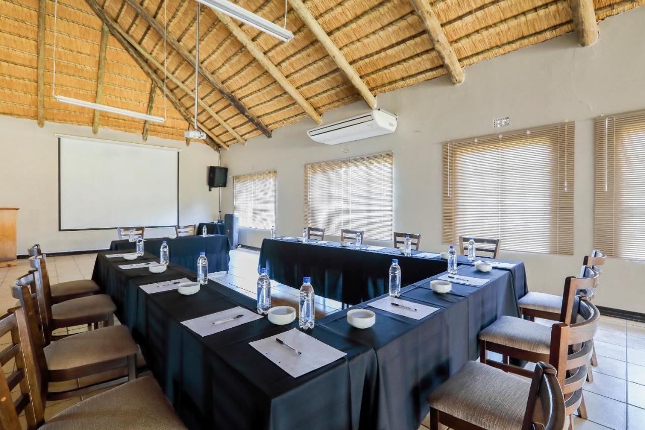 Nongoma Lodge & Inn Cc Bagian luar foto
