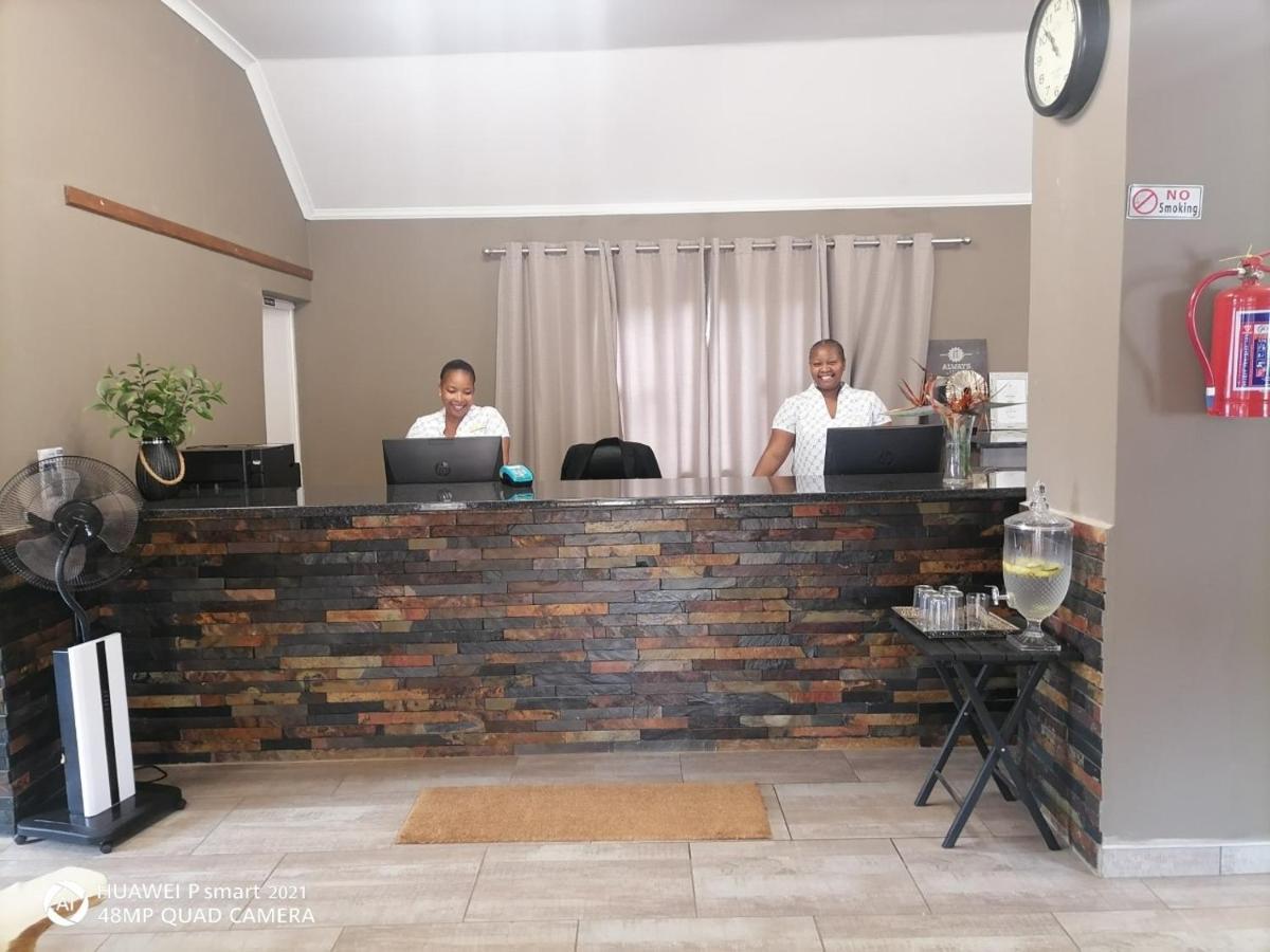 Nongoma Lodge & Inn Cc Bagian luar foto