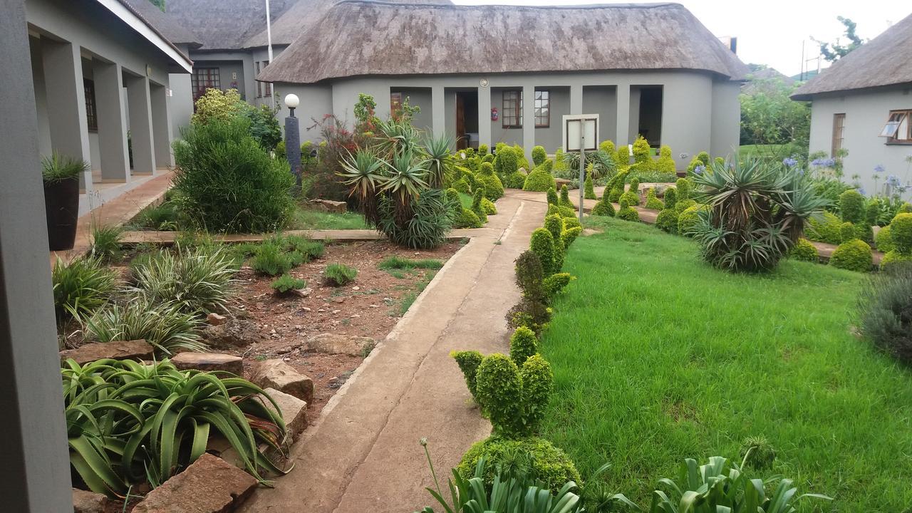 Nongoma Lodge & Inn Cc Bagian luar foto