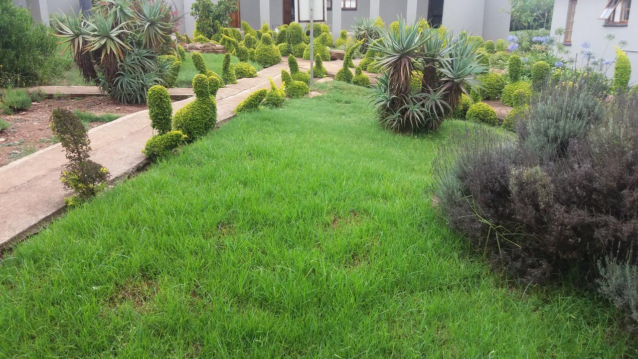 Nongoma Lodge & Inn Cc Bagian luar foto